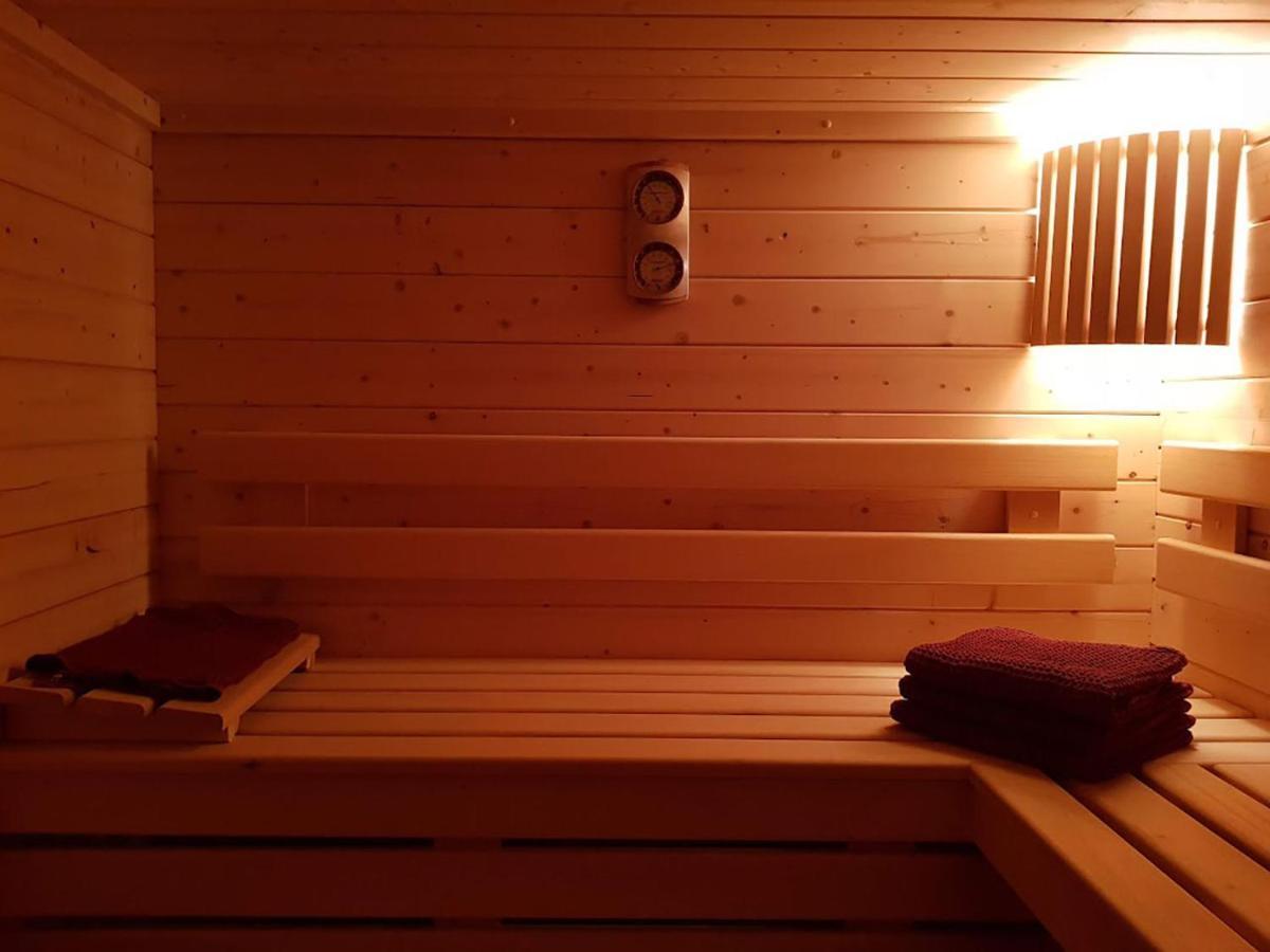 Au Soleil Vert - Chambre De Charme Avec Spa Et Sauna Prives Zeggers-Cappel Dış mekan fotoğraf